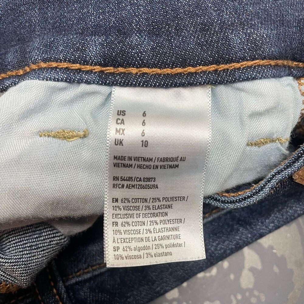 American Eagle Dark Wash Cut-Off Midi Jean Shorts Size 6 - Picture 6 of 9